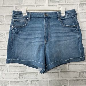 AMERICAN EAGLE CURVY MOM STRETCH 16 JEAN SHORTS